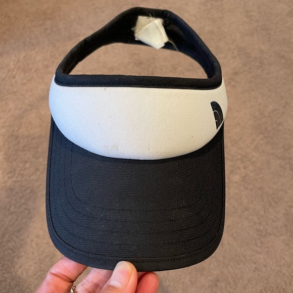 NORTHFACE Off-White everyday Performance Visor One Size - Picture 2 of 7